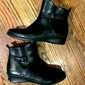 Ecco size 40 black boots